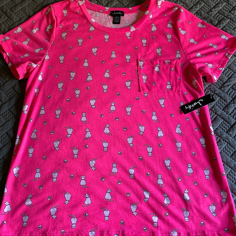 Neon pink cute women’s cat T-shirt